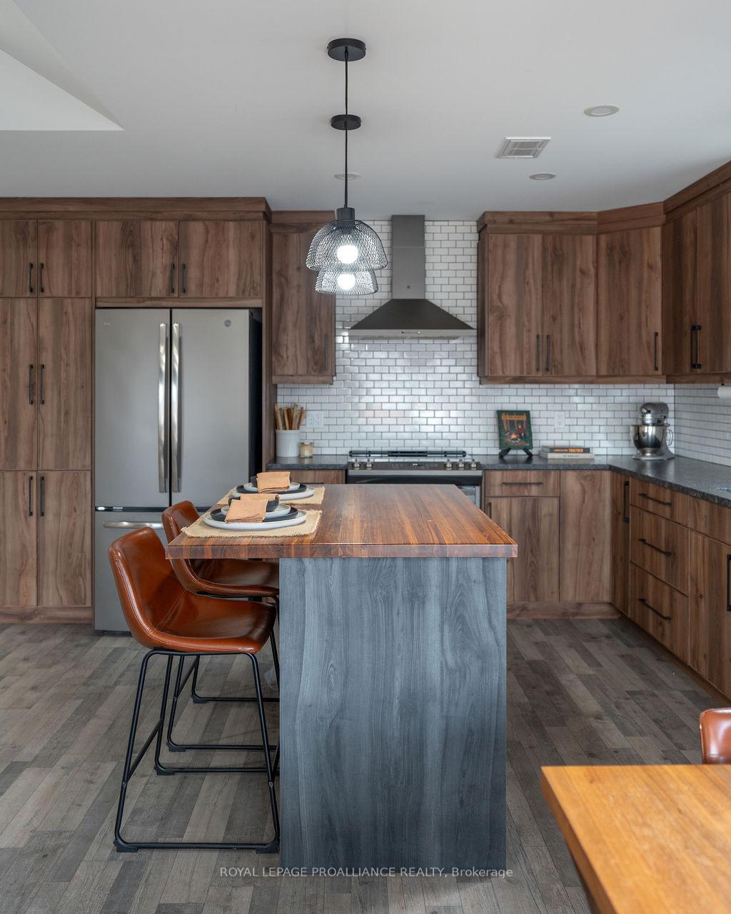 Photo 14 of 42 Lehtinen Crescent, Belleville, Belleville Ward — HOMEH