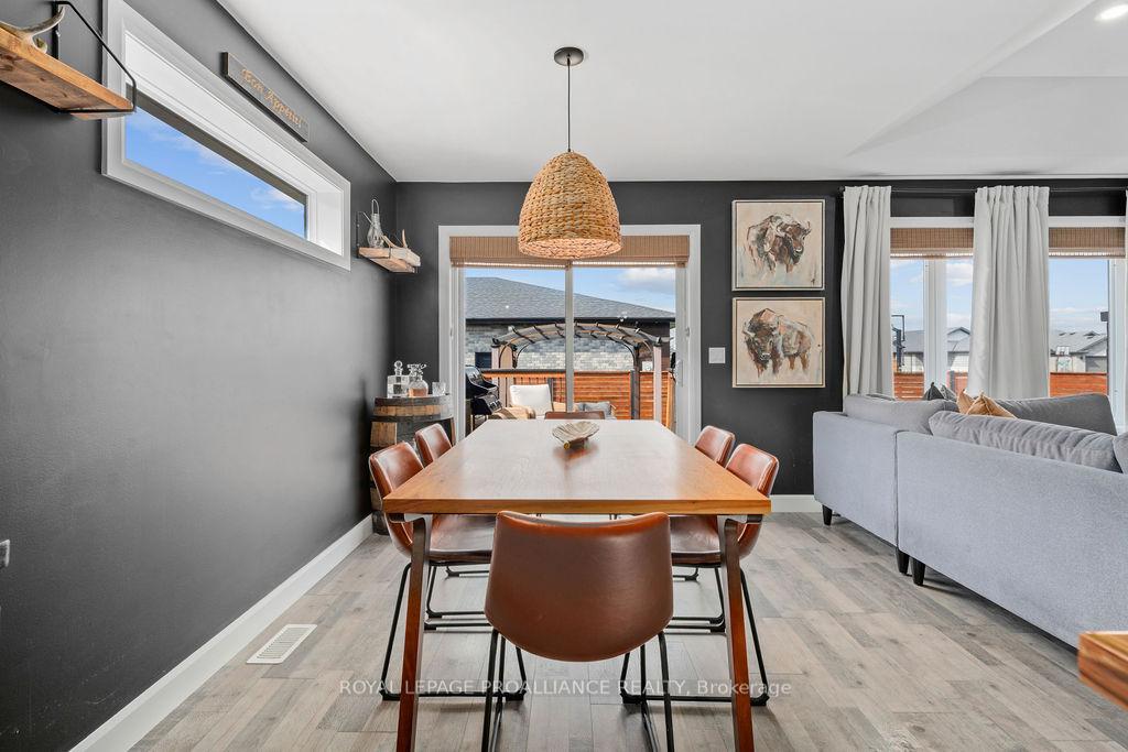 Photo 23 of 42 Lehtinen Crescent, Belleville, Belleville Ward — HOMEH
