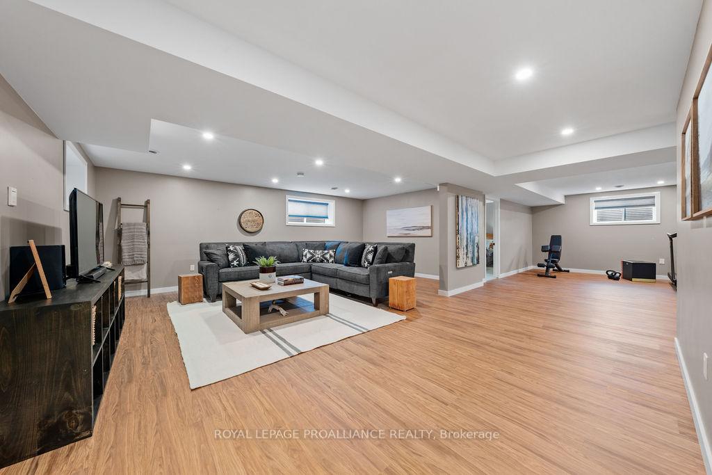 Photo 39 of 42 Lehtinen Crescent, Belleville, Belleville Ward — HOMEH