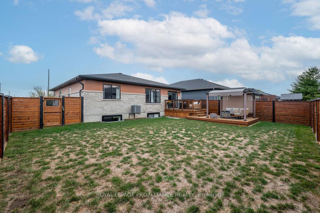 Photo 43 of 42 Lehtinen Crescent, Belleville, Belleville Ward — HOMEH