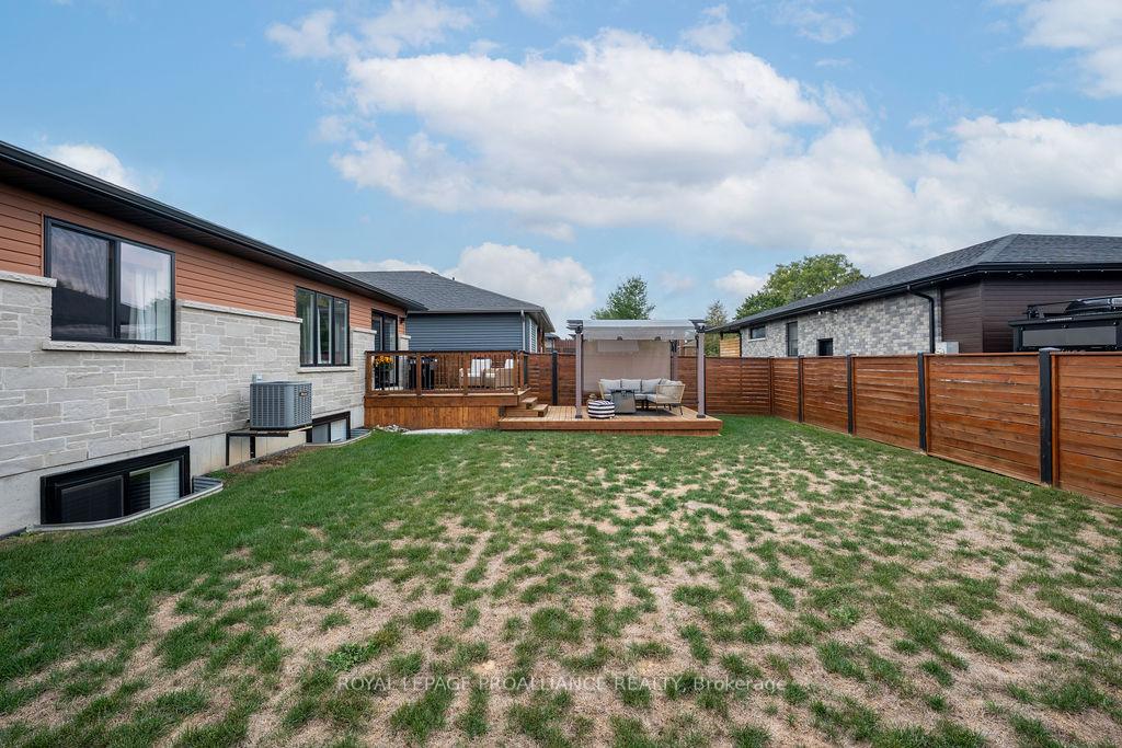Photo 38 of 42 Lehtinen Crescent, Belleville, Belleville Ward — HOMEH
