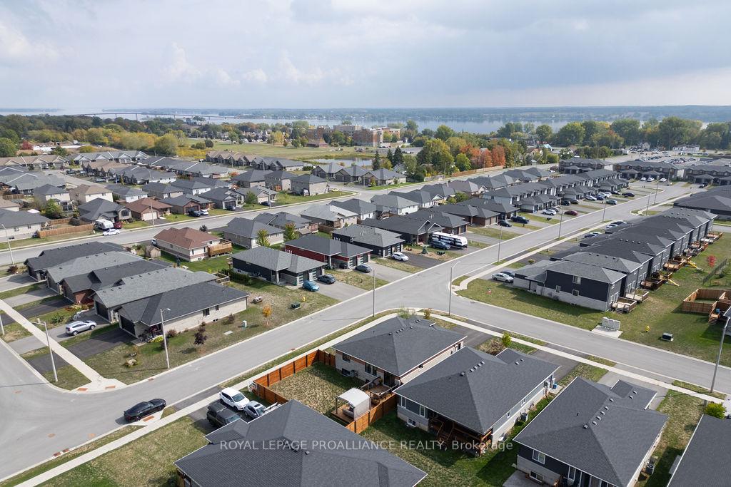 Photo 47 of 42 Lehtinen Crescent, Belleville, Belleville Ward — HOMEH