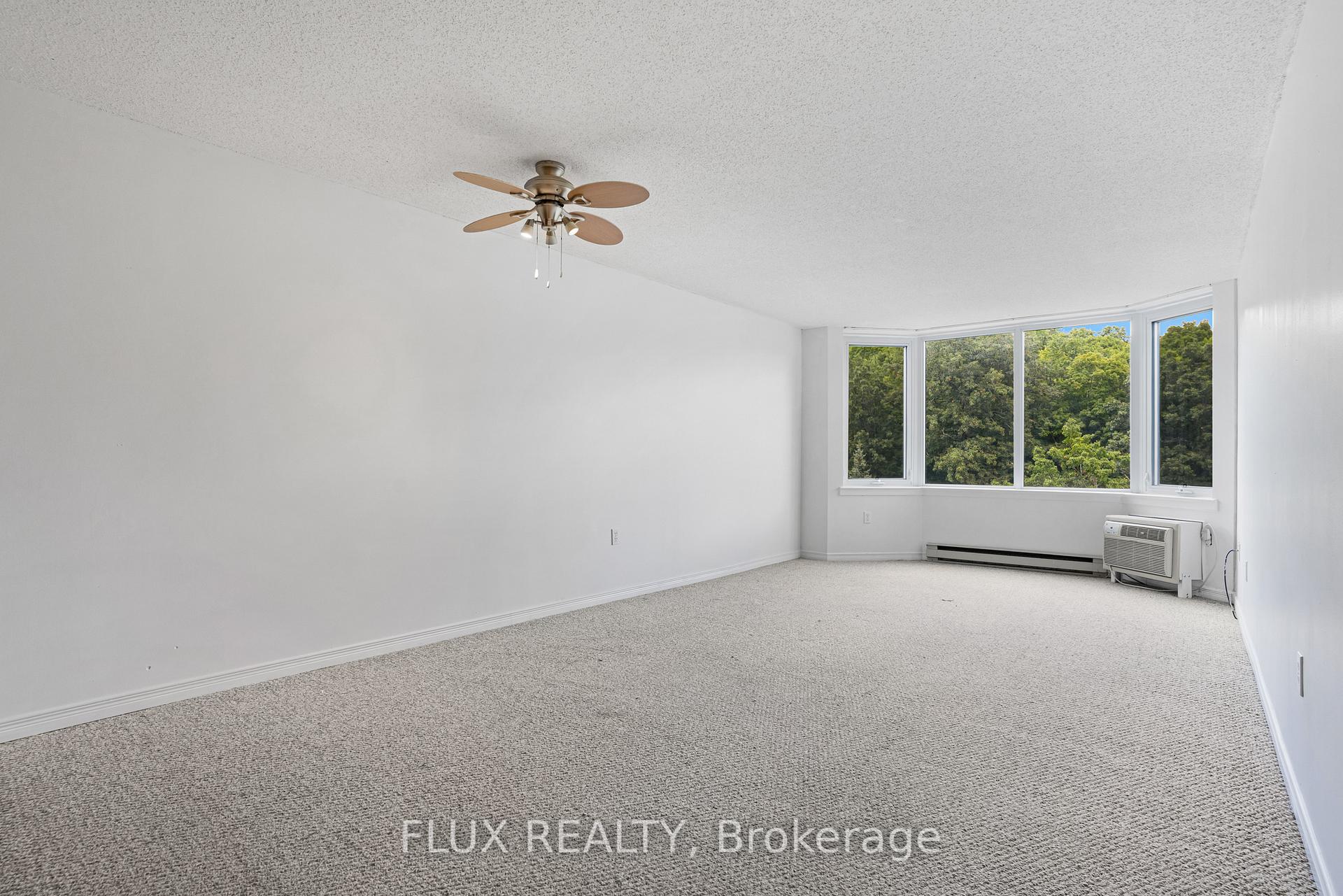 Photo 9 of Unit 902, 35 Green Valley Drive, Kitchener — HOMEH