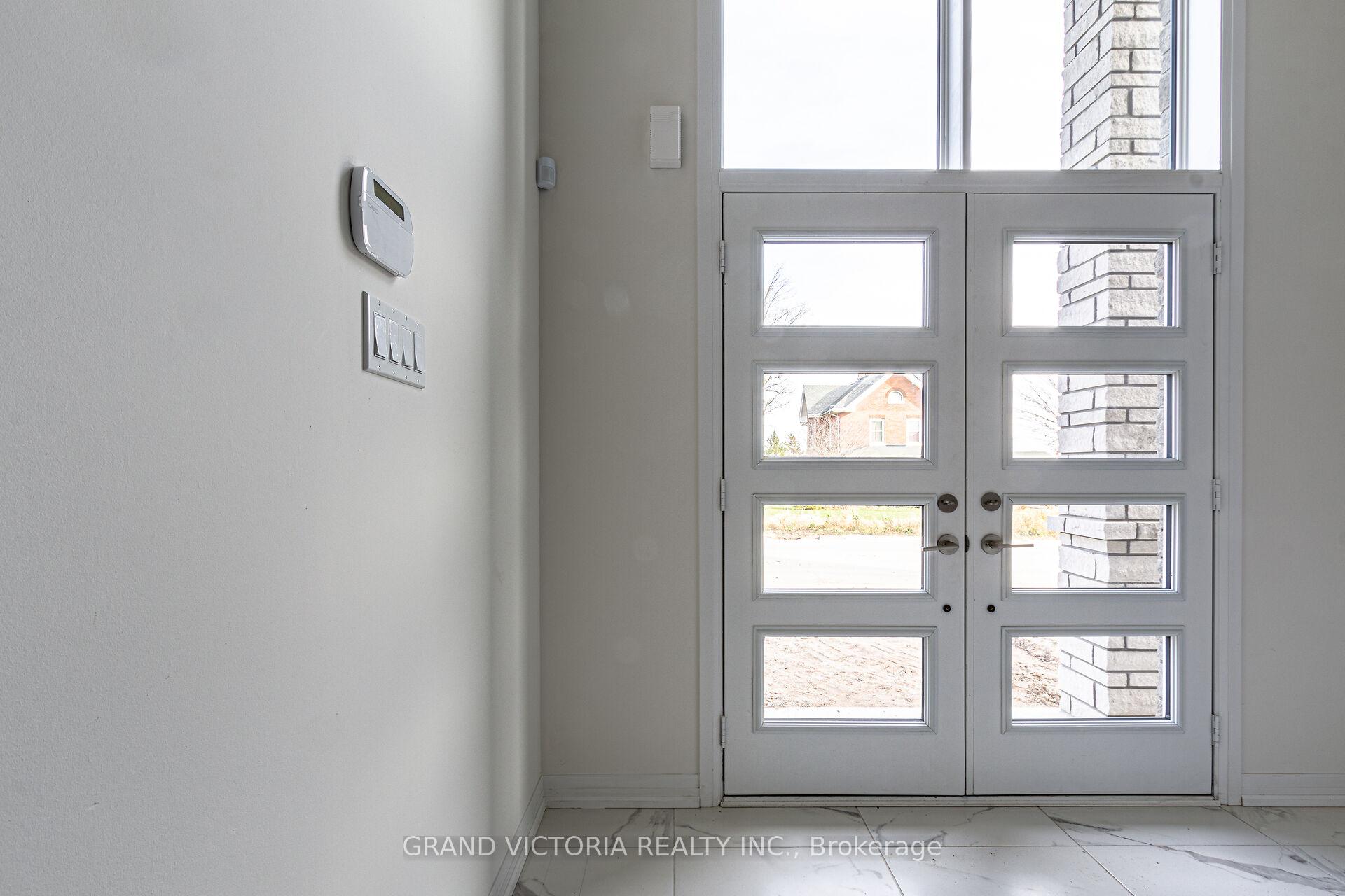 Photo 2 of 274 Pottruff Road, Brant, Paris — HOMEH