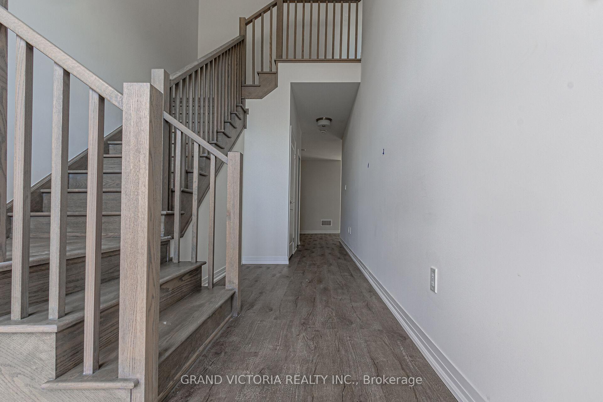 Photo 4 of 274 Pottruff Road, Brant, Paris — HOMEH