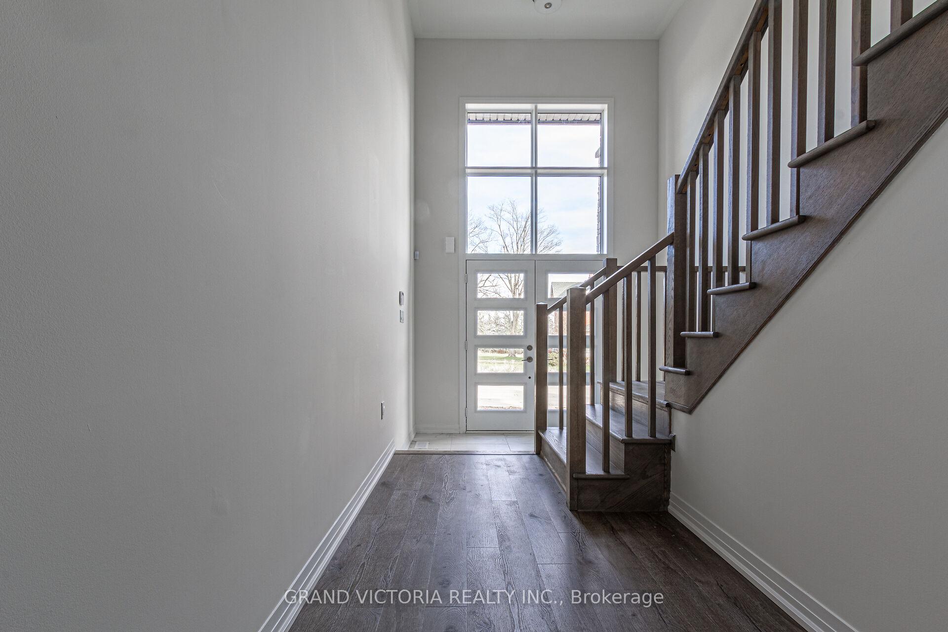 Photo 5 of 274 Pottruff Road, Brant, Paris — HOMEH