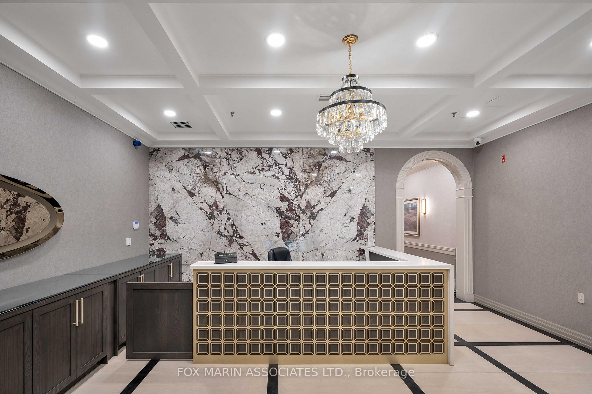 Photo 3 of Unit 701, 1 Deer Park Crescent, Toronto, Yonge-St. Clair — HOMEH
