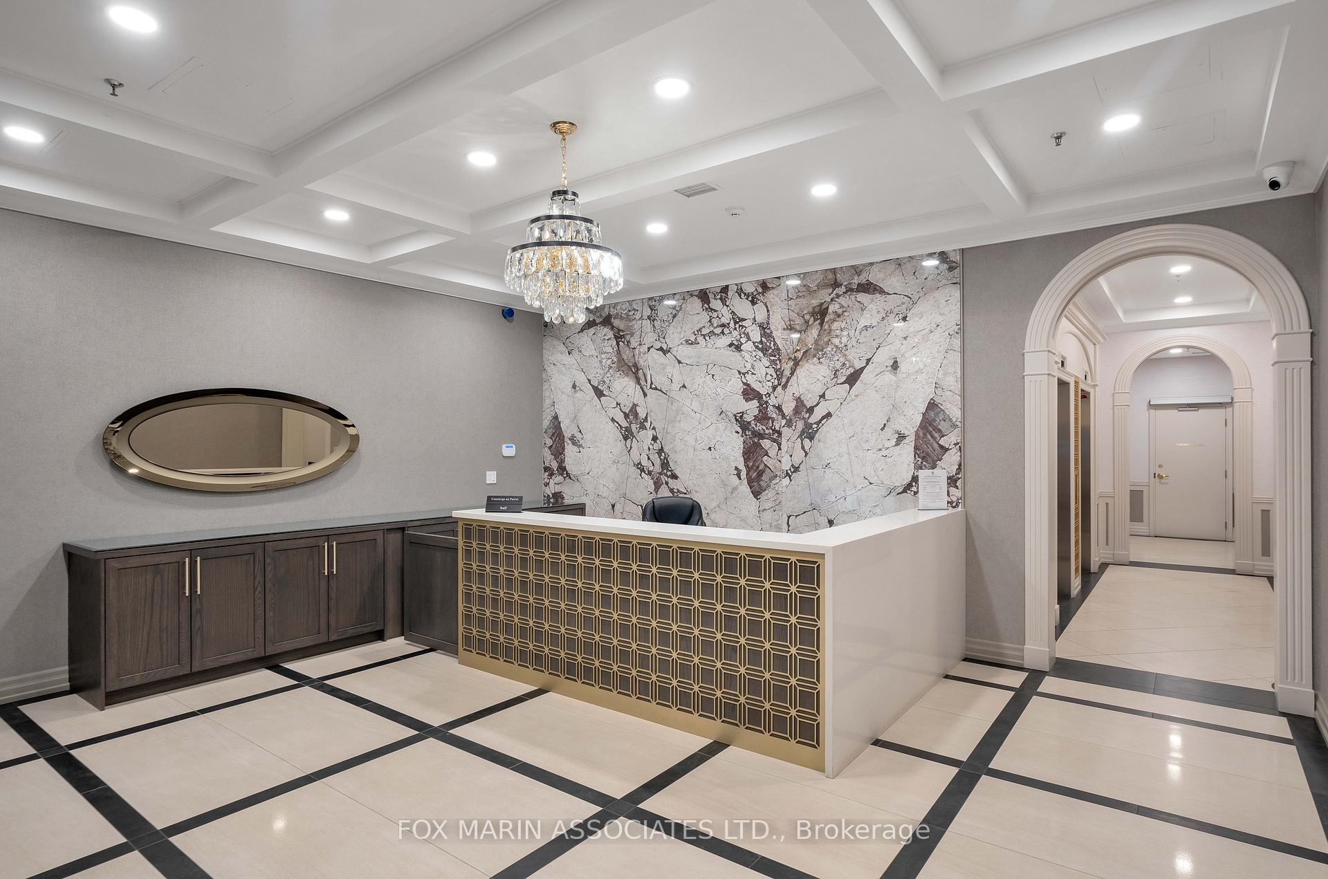 Photo 4 of Unit 701, 1 Deer Park Crescent, Toronto, Yonge-St. Clair — HOMEH