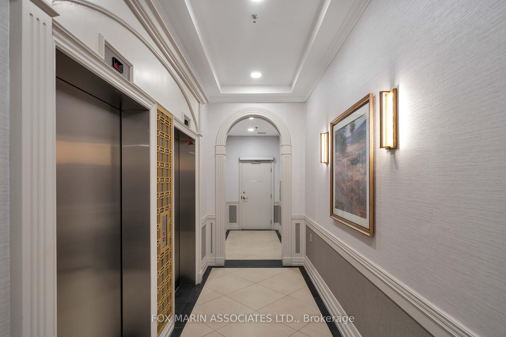 Photo 5 of Unit 701, 1 Deer Park Crescent, Toronto, Yonge-St. Clair — HOMEH