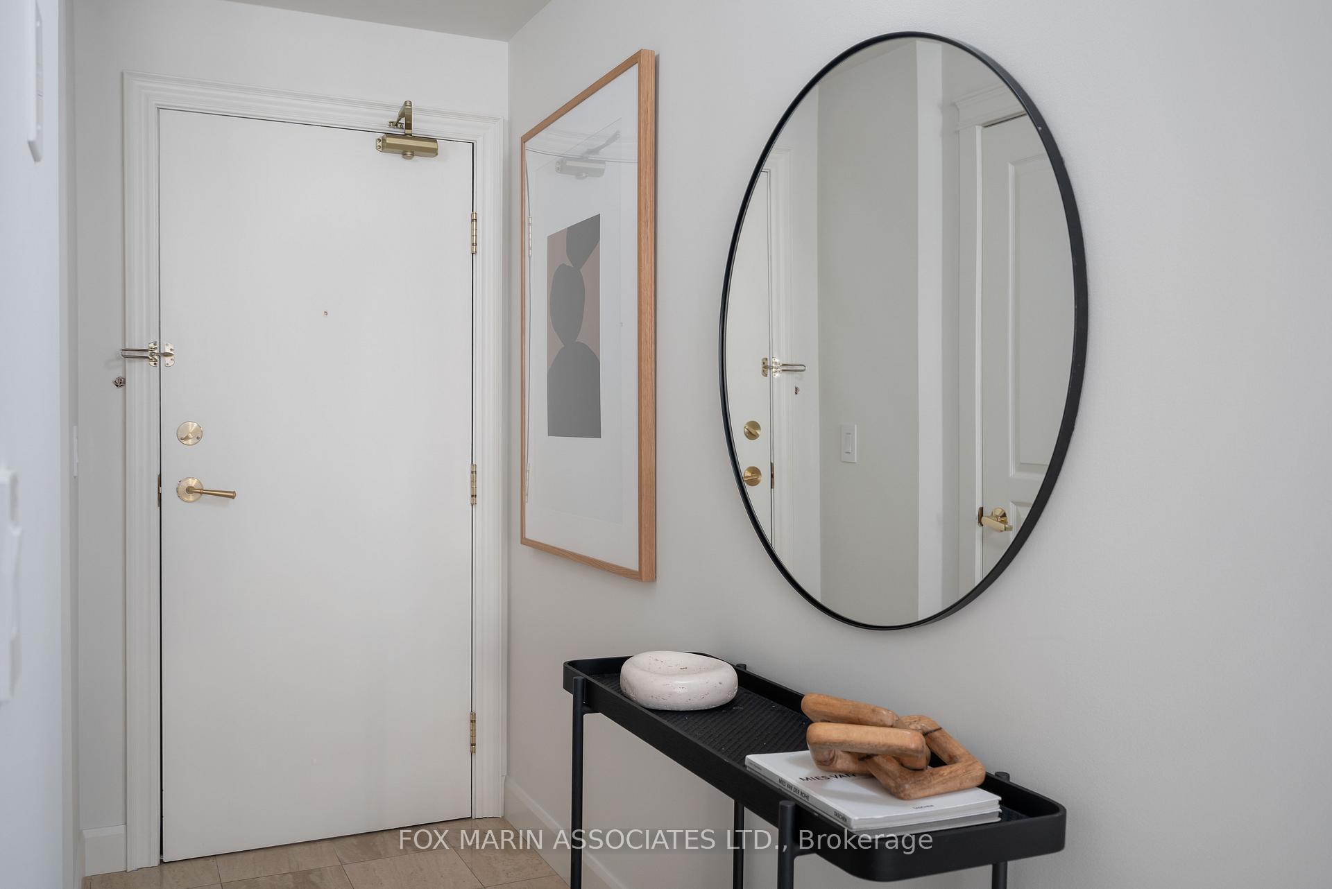 Photo 7 of Unit 701, 1 Deer Park Crescent, Toronto, Yonge-St. Clair — HOMEH