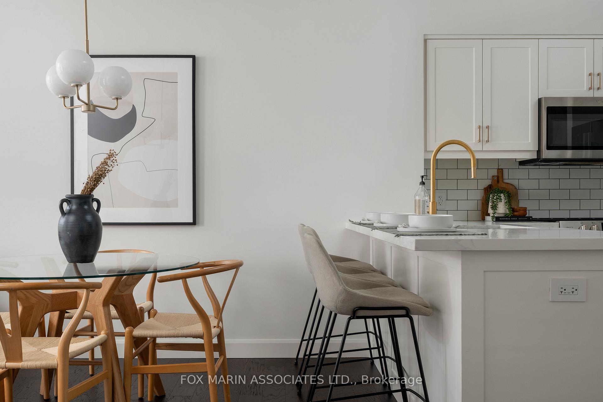 Photo 12 of Unit 701, 1 Deer Park Crescent, Toronto, Yonge-St. Clair — HOMEH