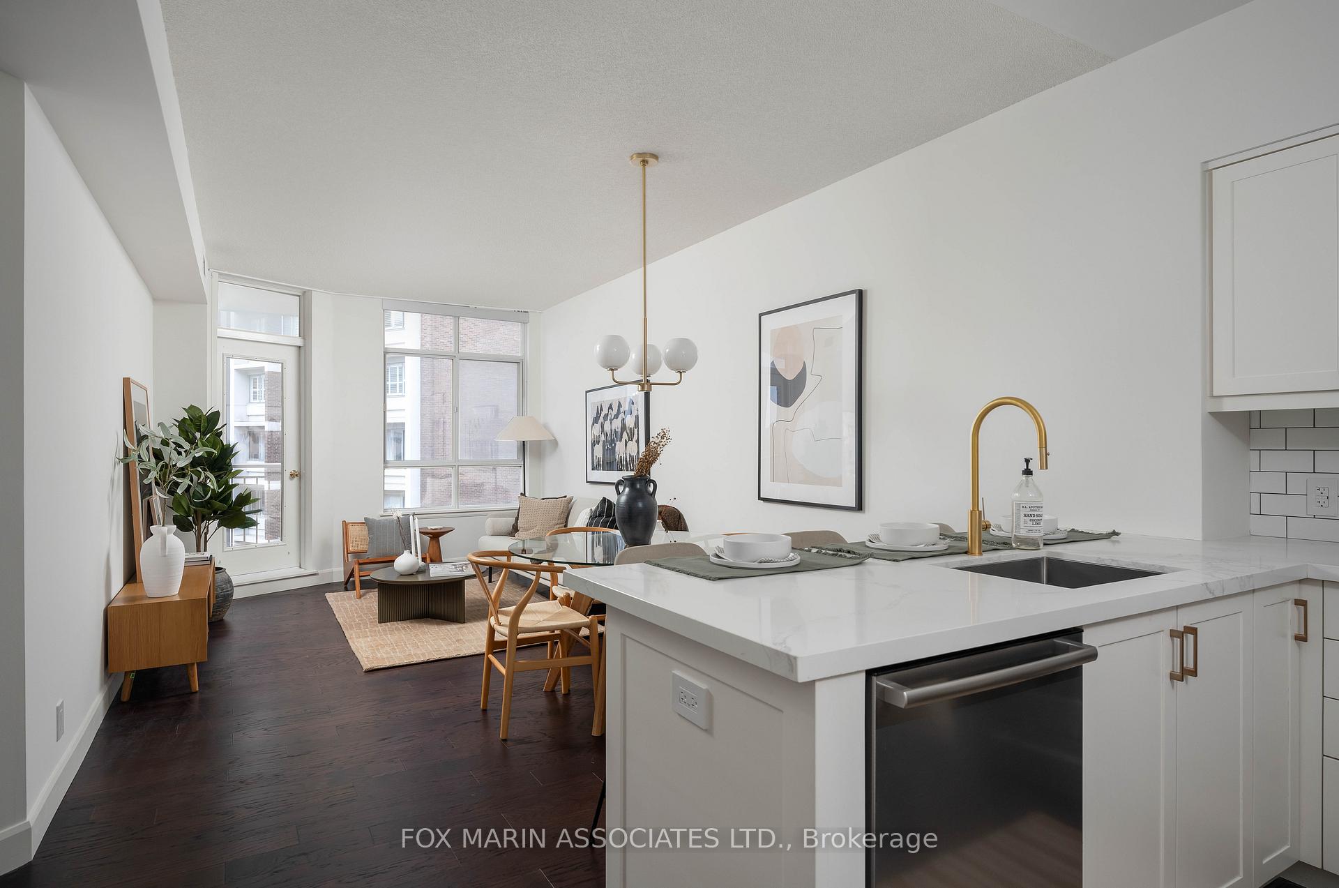Photo 15 of Unit 701, 1 Deer Park Crescent, Toronto, Yonge-St. Clair — HOMEH