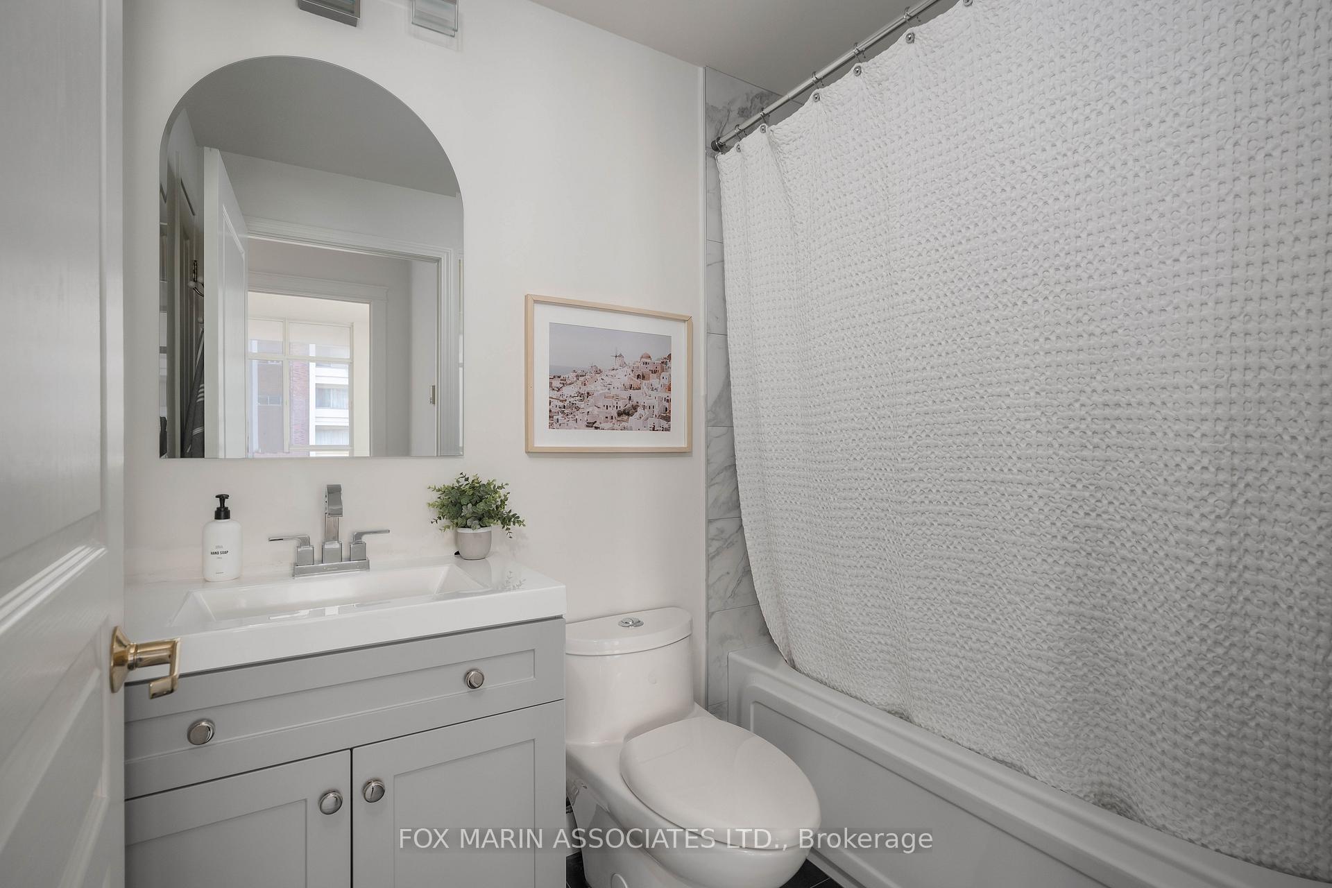 Photo 26 of Unit 701, 1 Deer Park Crescent, Toronto, Yonge-St. Clair — HOMEH