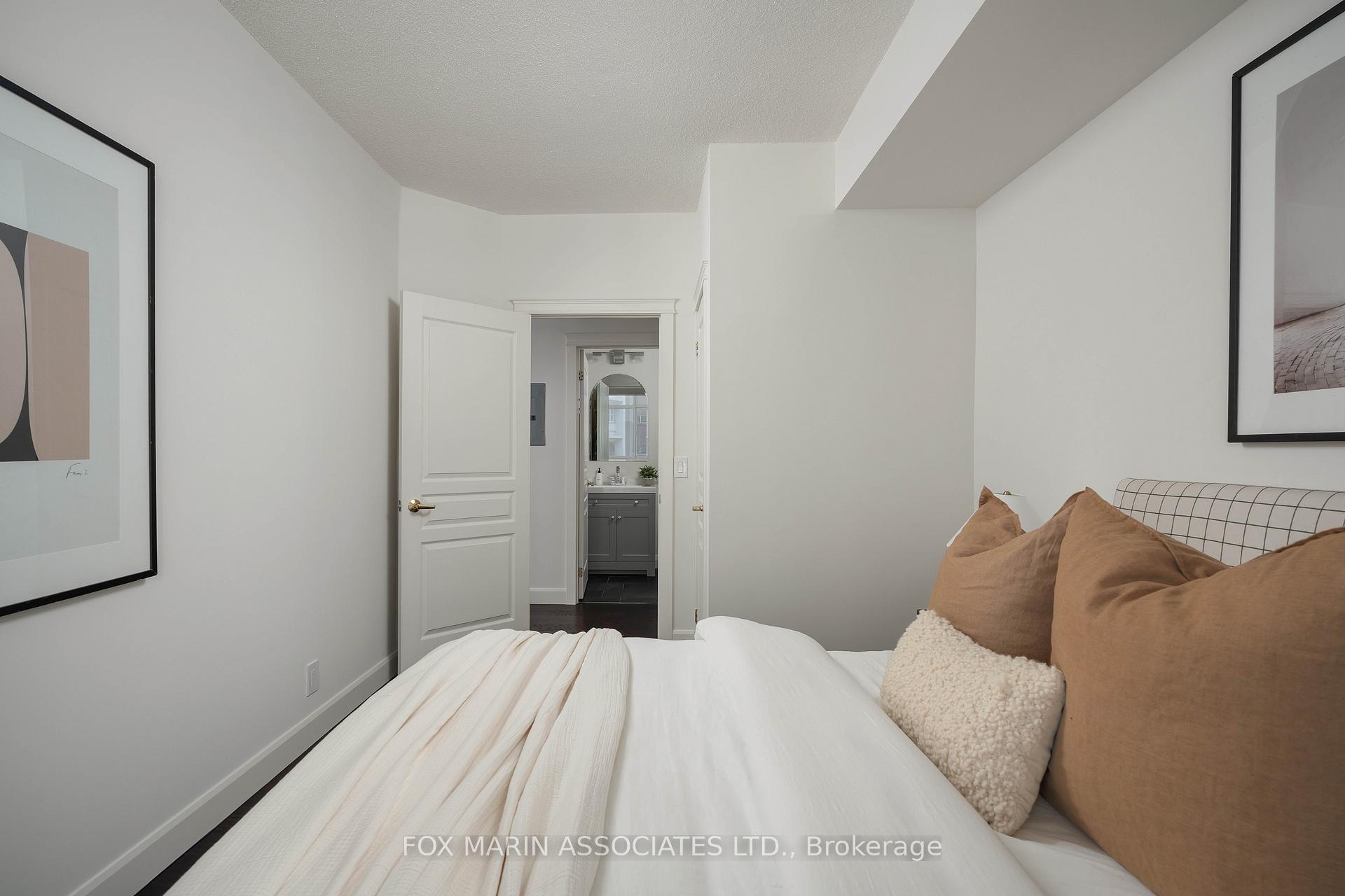 Photo 31 of Unit 701, 1 Deer Park Crescent, Toronto, Yonge-St. Clair — HOMEH