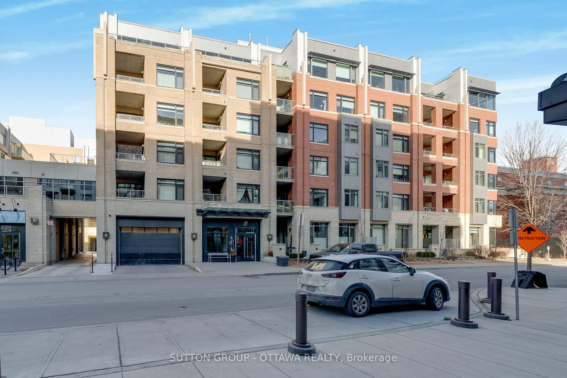 Front of Unit 201, 11 Avenue Des Oblats