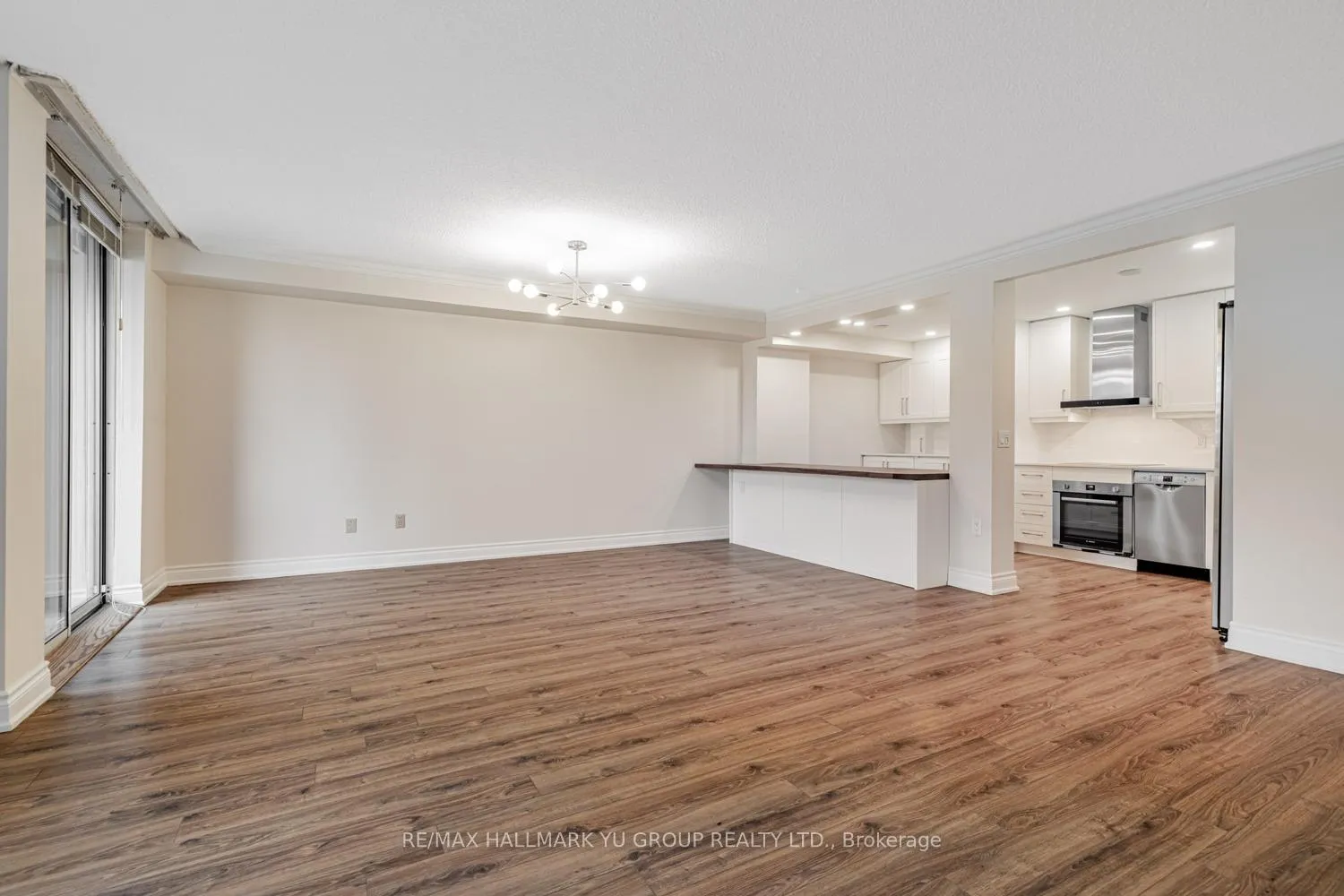 Photo 3 of Unit 509, 60 Inverlochy Boulevard, Markham, Royal Orchard — HOMEH