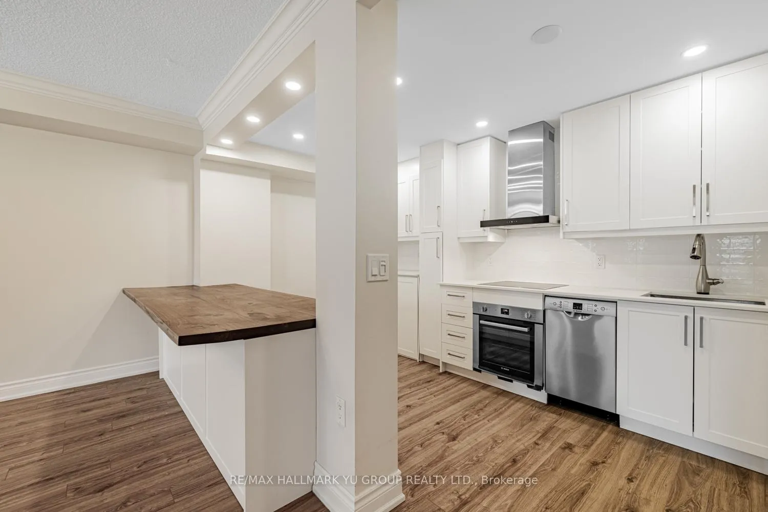 Photo 13 of Unit 509, 60 Inverlochy Boulevard, Markham, Royal Orchard — HOMEH