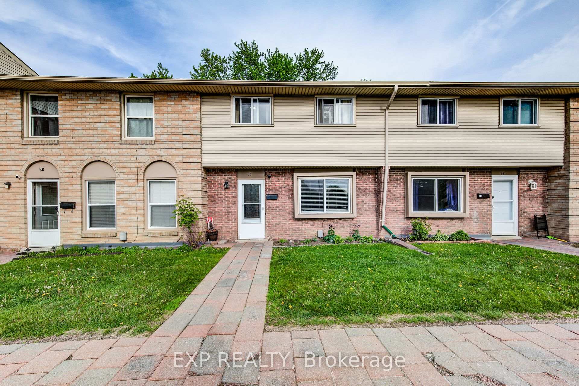 Photo 2 of Unit 37, 293 Fairway Road N, Kitchener — HOMEH