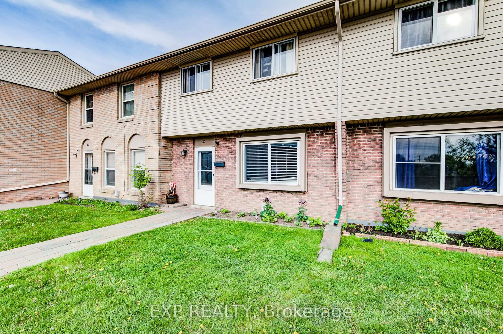 Photo 4 of Unit 37, 293 Fairway Road N, Kitchener — HOMEH