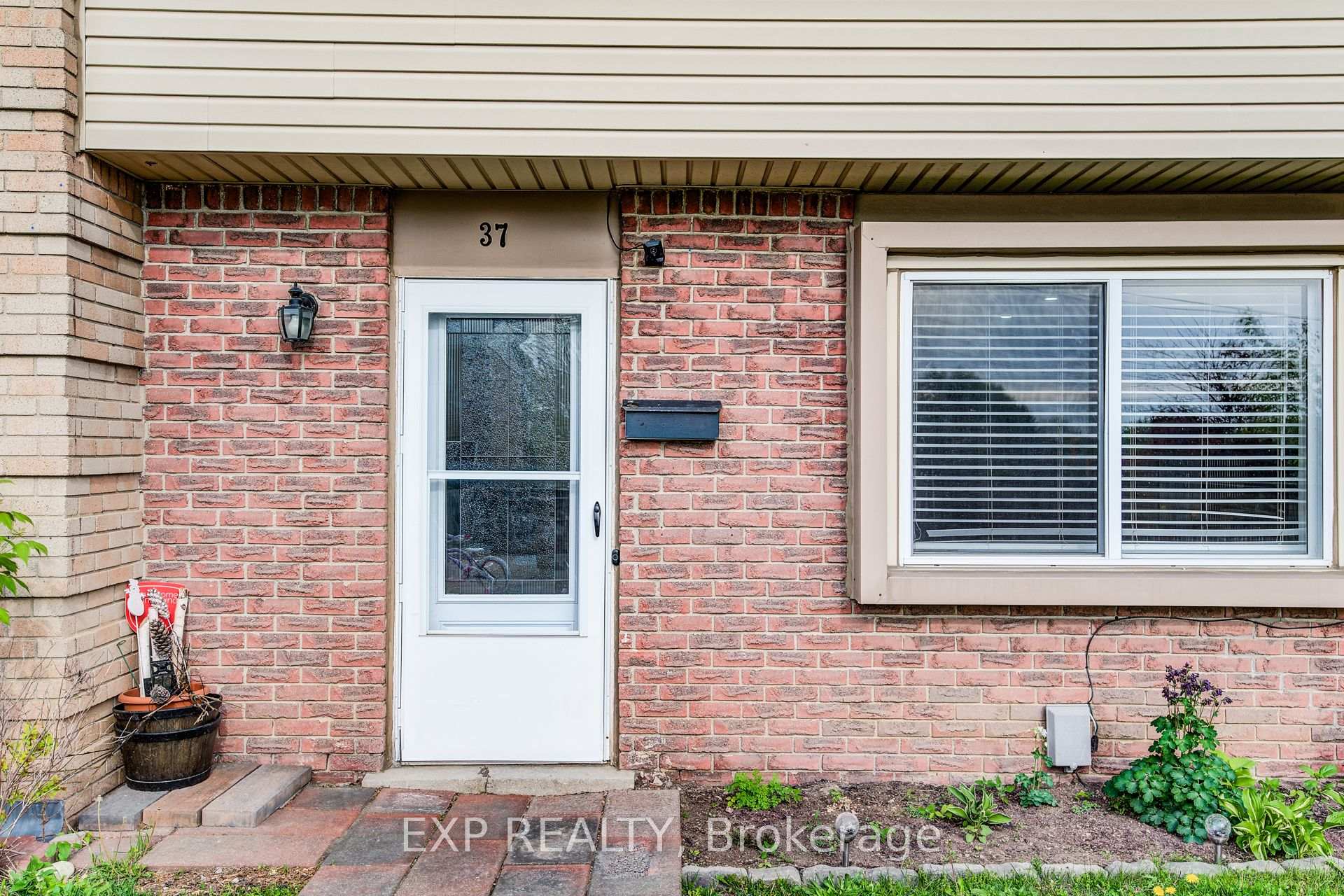 Photo 5 of Unit 37, 293 Fairway Road N, Kitchener — HOMEH