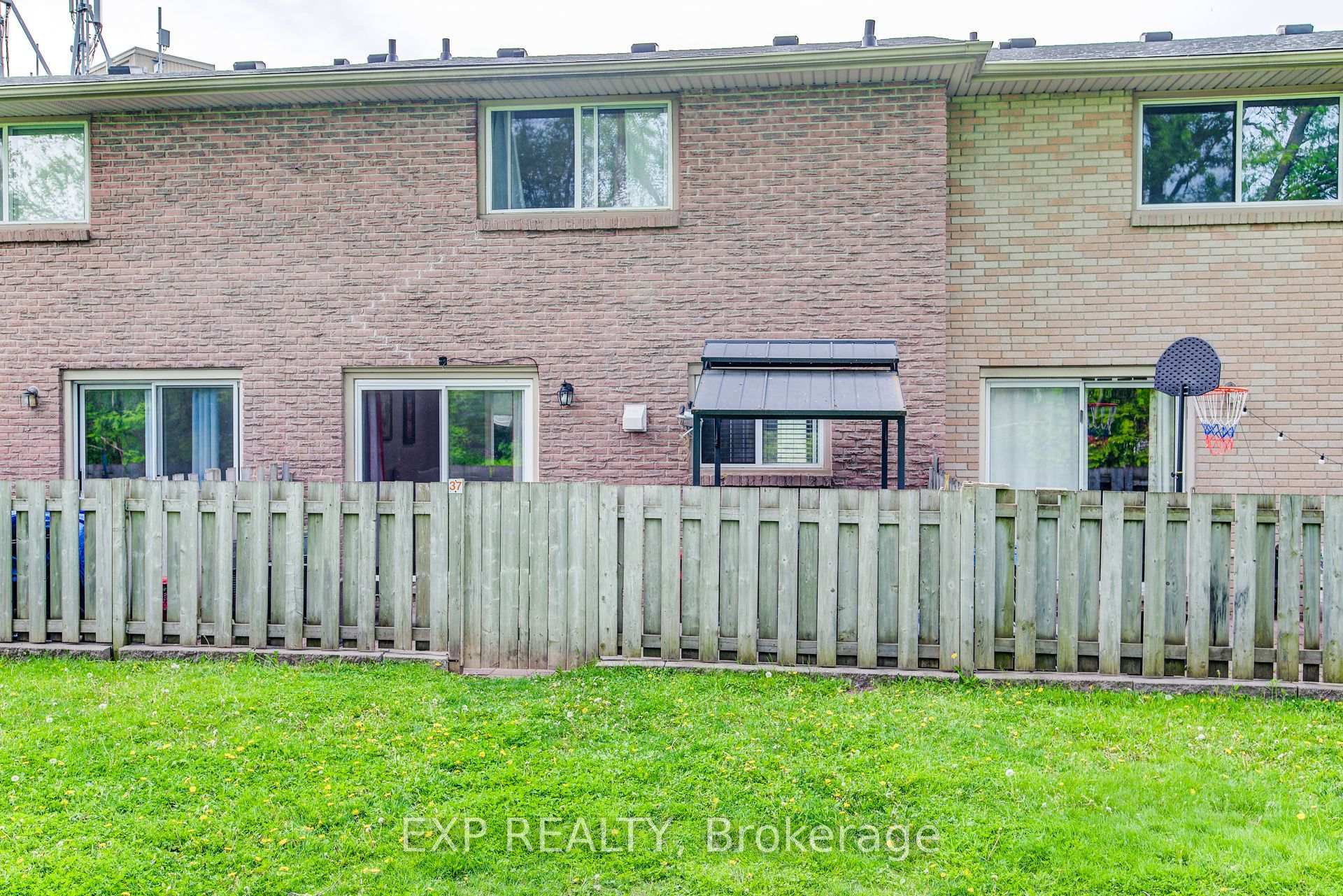 Photo 32 of Unit 37, 293 Fairway Road N, Kitchener — HOMEH