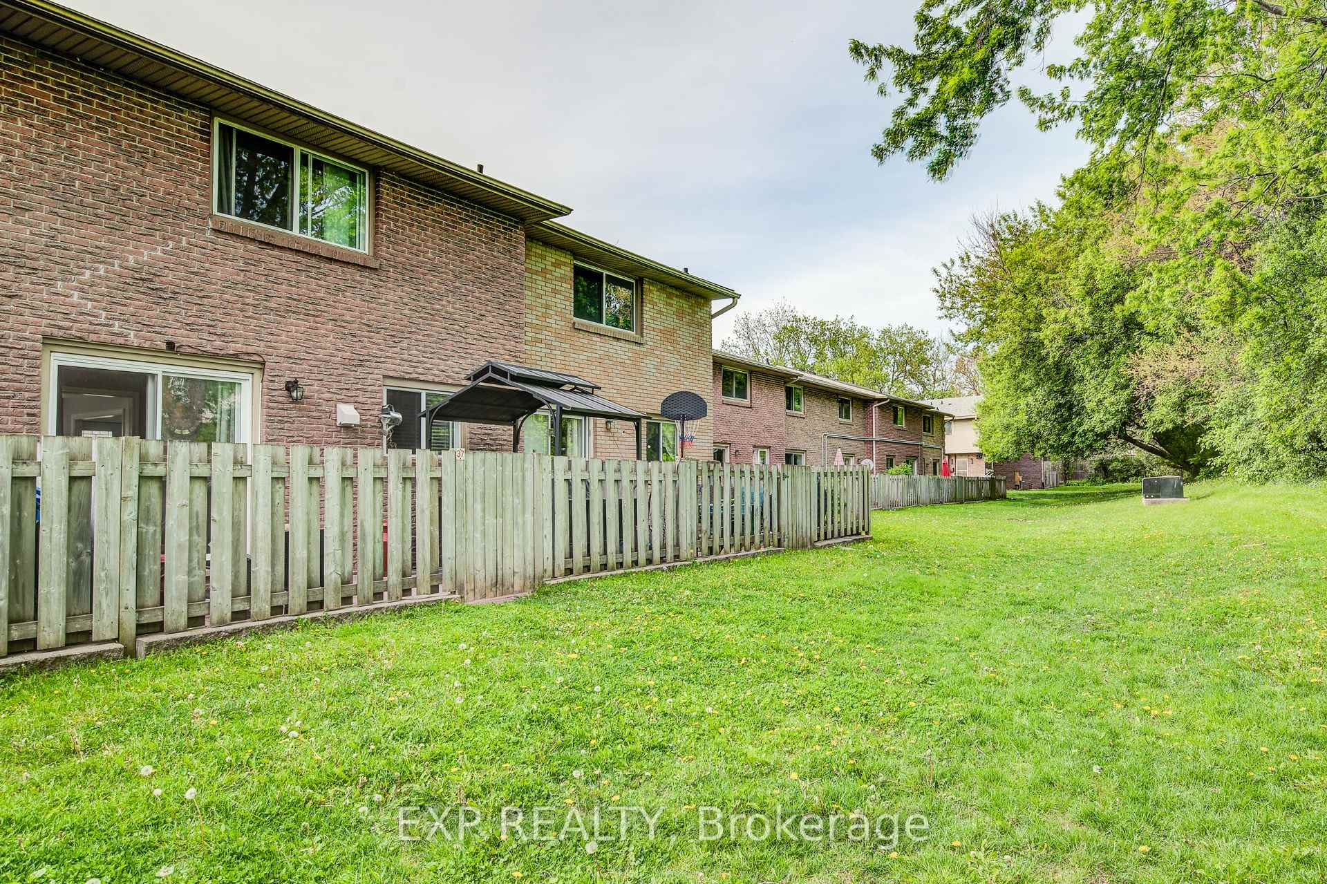 Photo 33 of Unit 37, 293 Fairway Road N, Kitchener — HOMEH