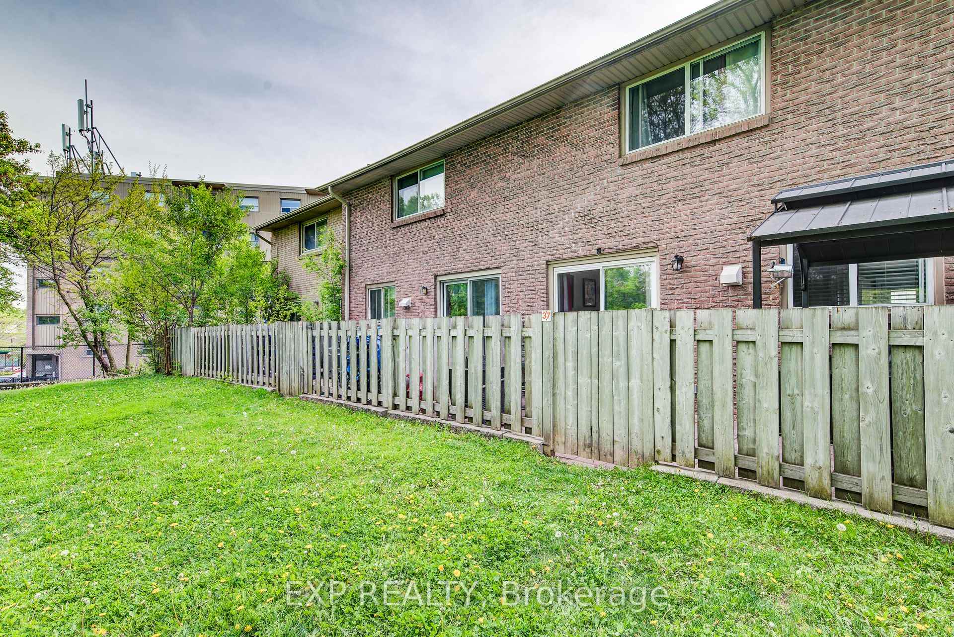 Photo 34 of Unit 37, 293 Fairway Road N, Kitchener — HOMEH