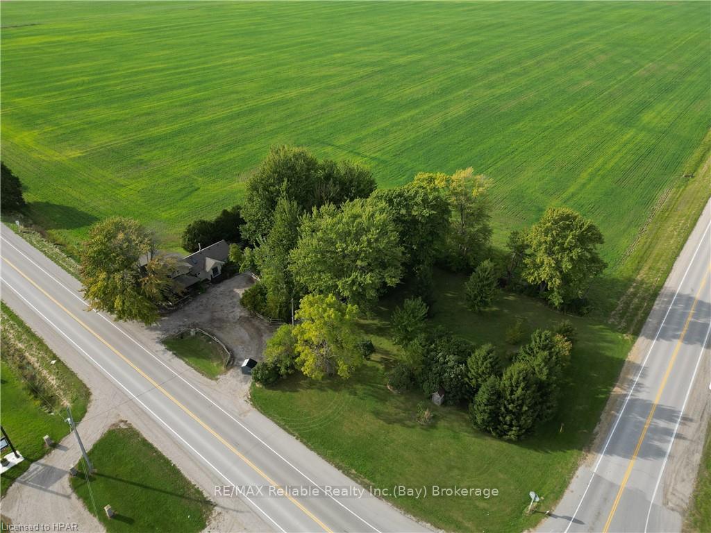 Photo 6 of 37980 Dashwood Road, Bluewater, Hay — HOMEH