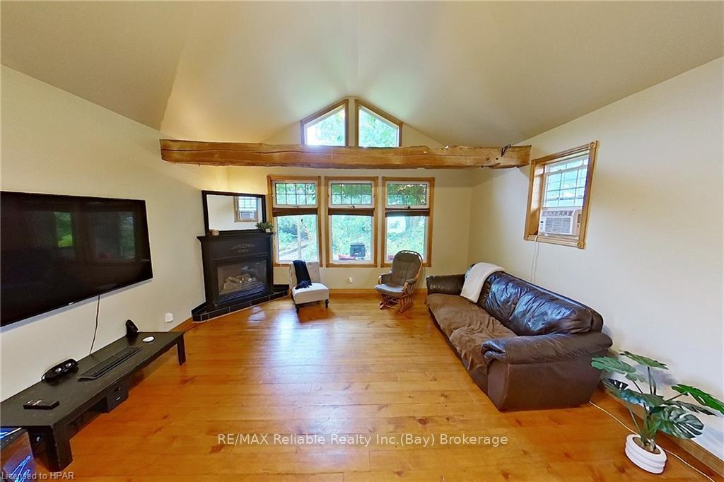 Photo 11 of 37980 Dashwood Road, Bluewater, Hay — HOMEH