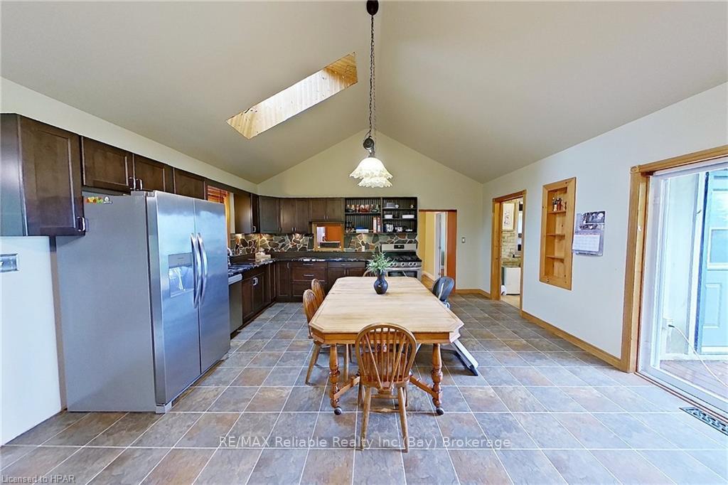 Photo 14 of 37980 Dashwood Road, Bluewater, Hay — HOMEH