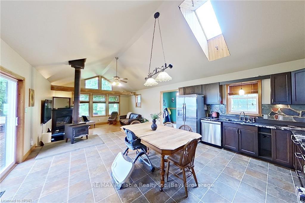 Photo 12 of 37980 Dashwood Road, Bluewater, Hay — HOMEH