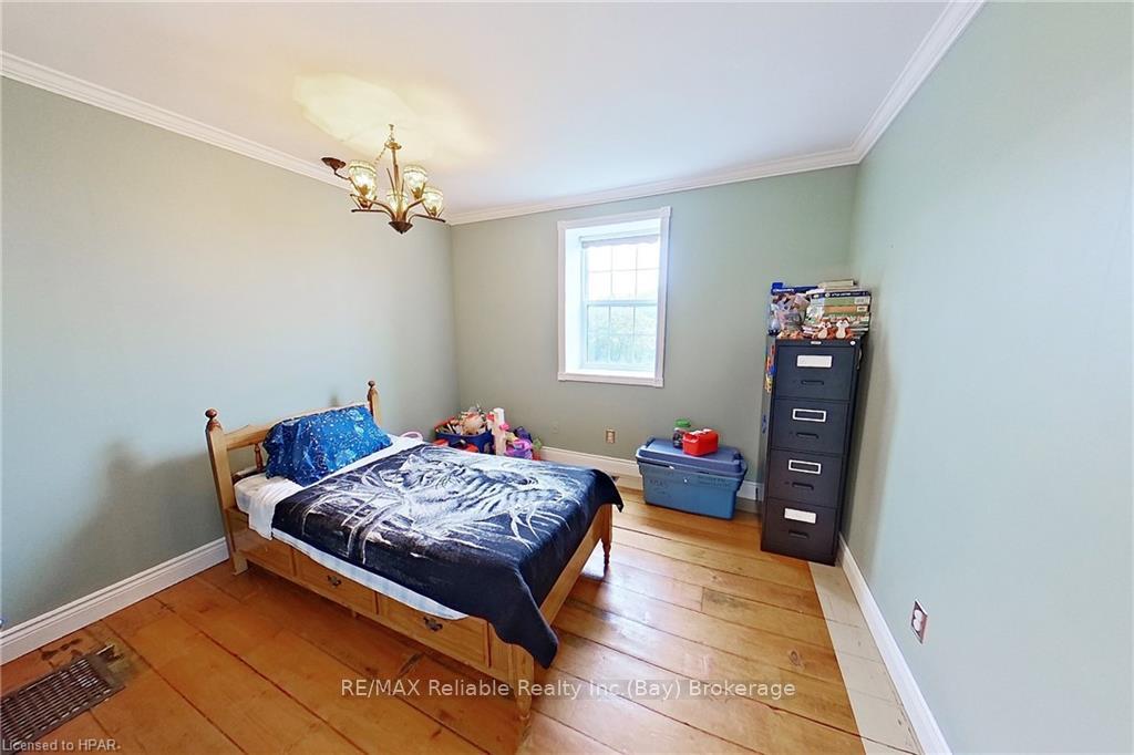 Photo 18 of 37980 Dashwood Road, Bluewater, Hay — HOMEH