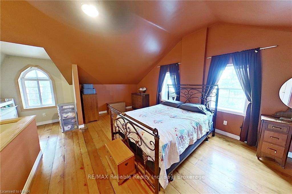 Photo 26 of 37980 Dashwood Road, Bluewater, Hay — HOMEH