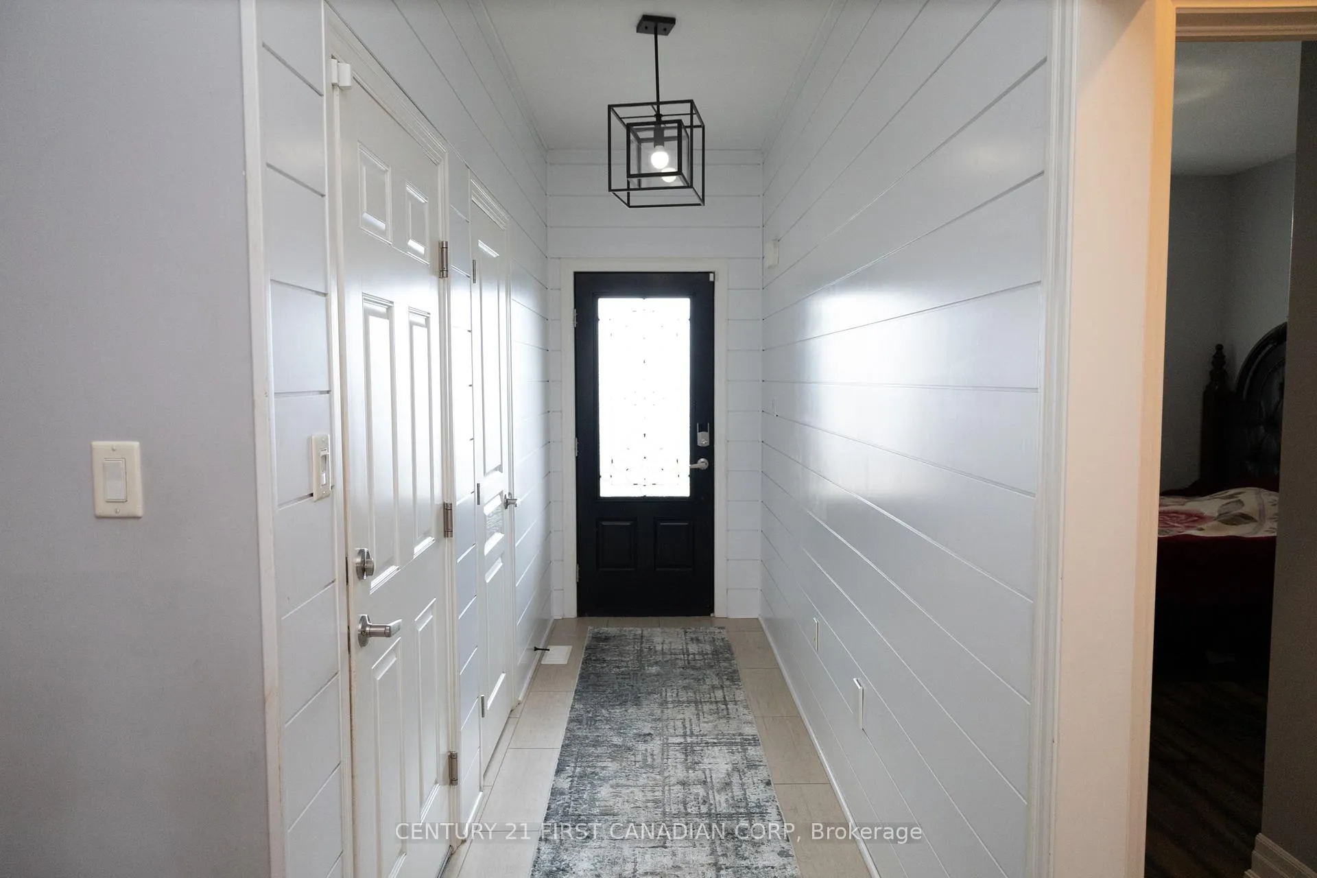 Photo 3 of 29 Hedges Court, St. Thomas — HOMEH