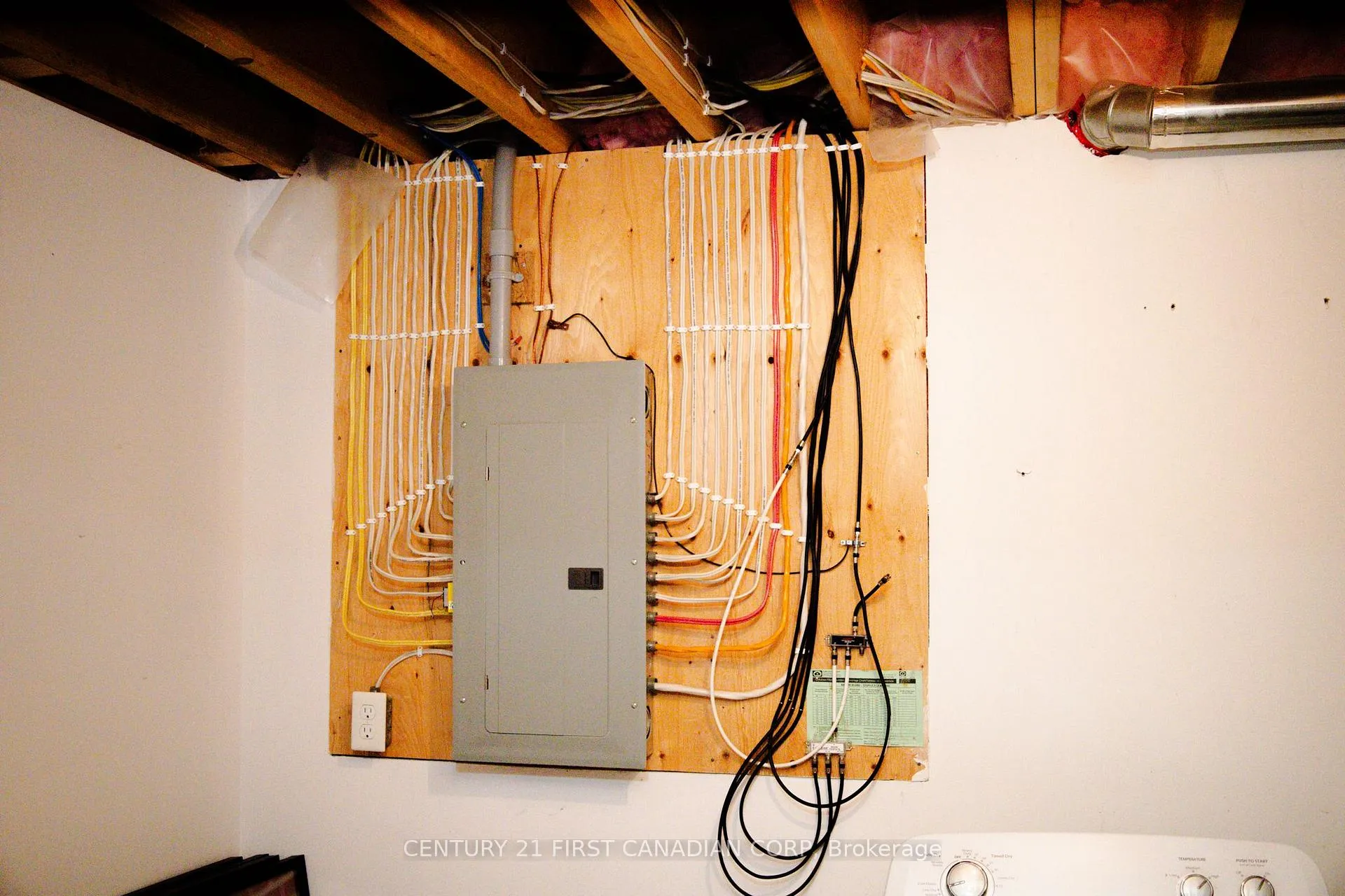 Photo 15 of 29 Hedges Court, St. Thomas — HOMEH