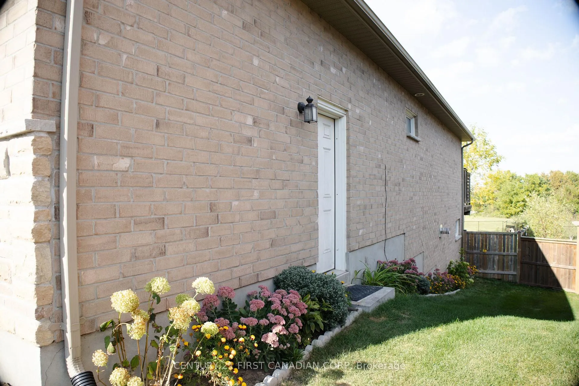 Photo 23 of 29 Hedges Court, St. Thomas — HOMEH