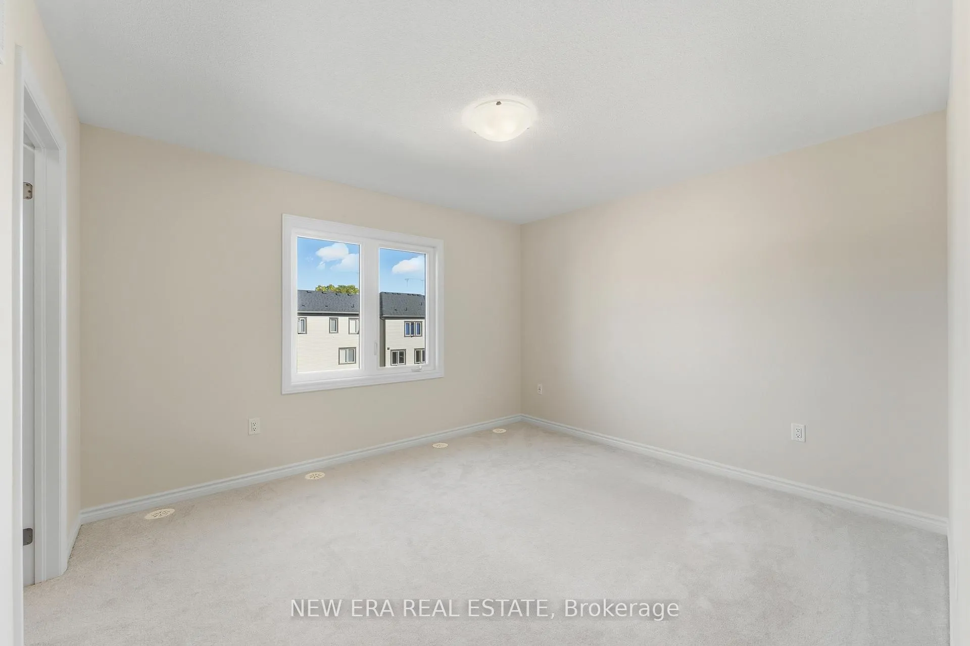 Photo 44 of 6 Malone Lane, Clarington, Courtice — HOMEH