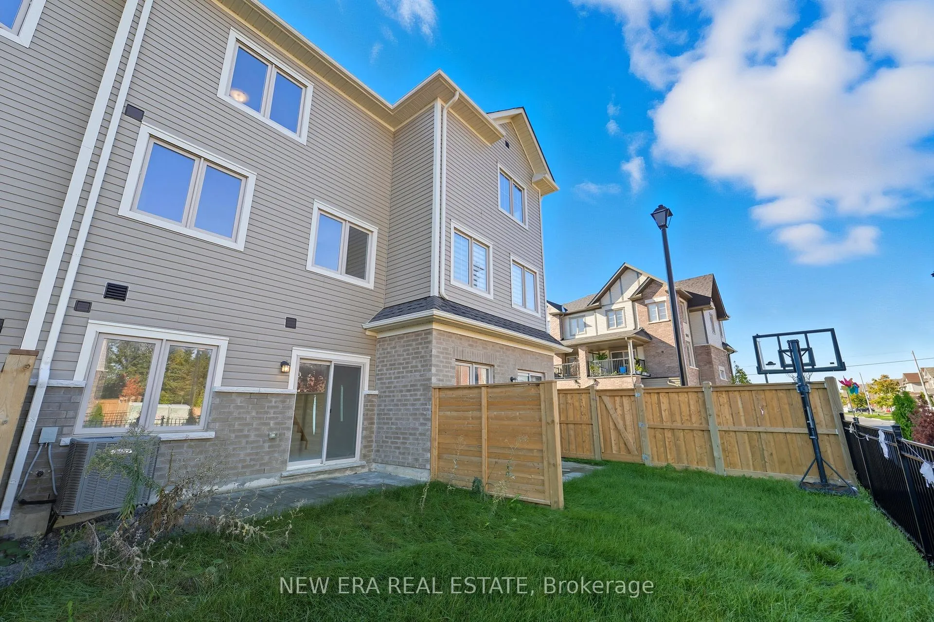 Photo 64 of 6 Malone Lane, Clarington, Courtice — HOMEH