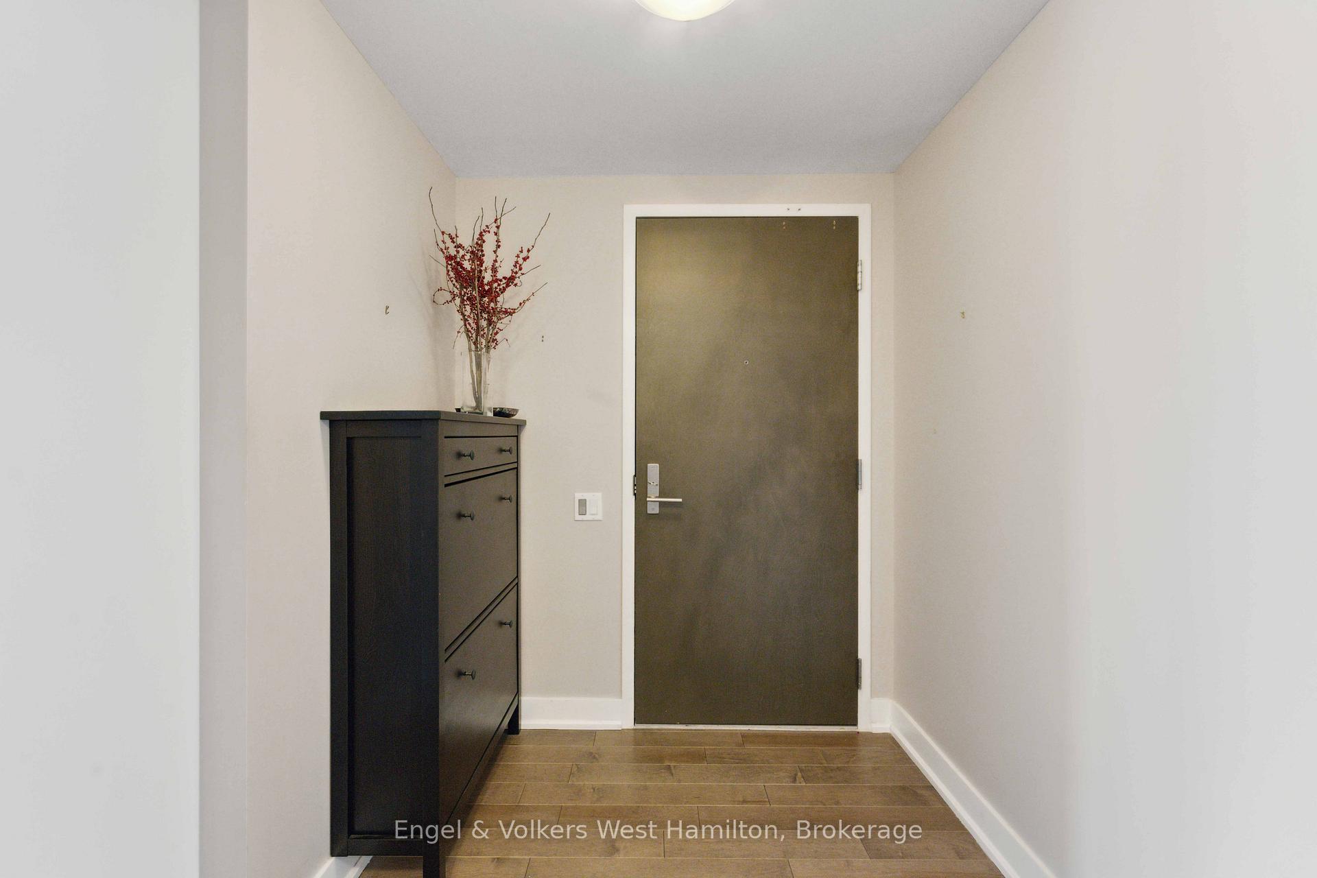 Photo 4 of Unit 412, 411 Mackay Street, Ottawa, Lindenlea — HOMEH