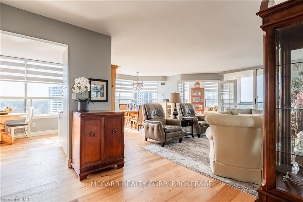 Photo 12 of Unit 908, 3 Towering Heights Boulevard, St. Catharines, Glendale/Glenridge — HOMEH