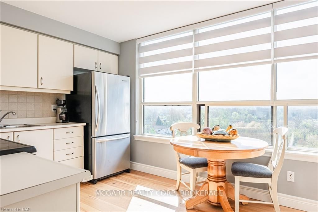 Photo 13 of Unit 908, 3 Towering Heights Boulevard, St. Catharines, Glendale/Glenridge — HOMEH