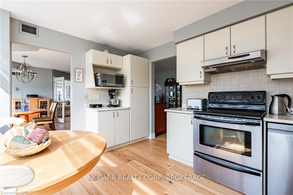 Photo 15 of Unit 908, 3 Towering Heights Boulevard, St. Catharines, Glendale/Glenridge — HOMEH
