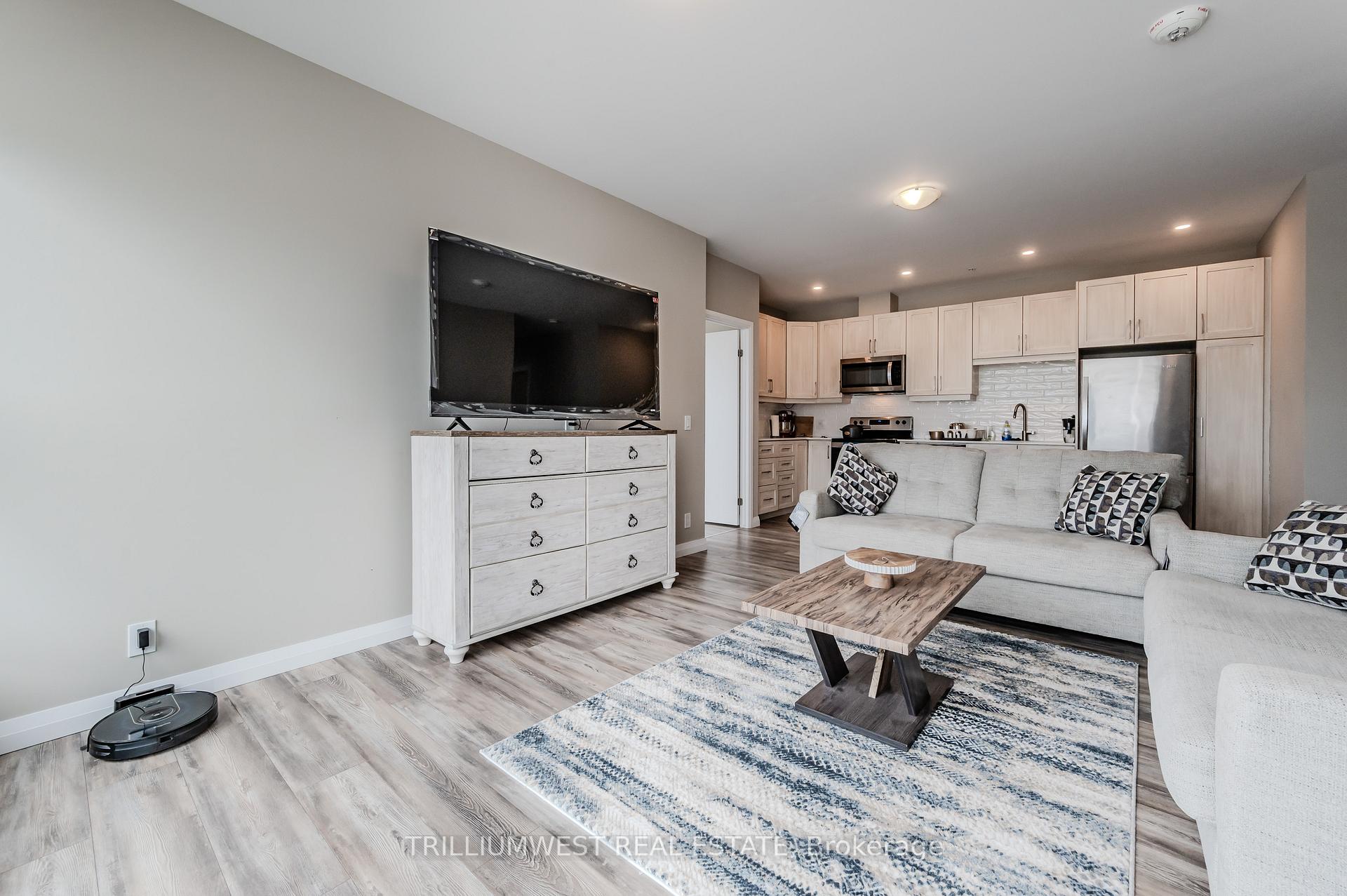 Photo 15 of Unit 1509, 104 Garment Street, Kitchener — HOMEH