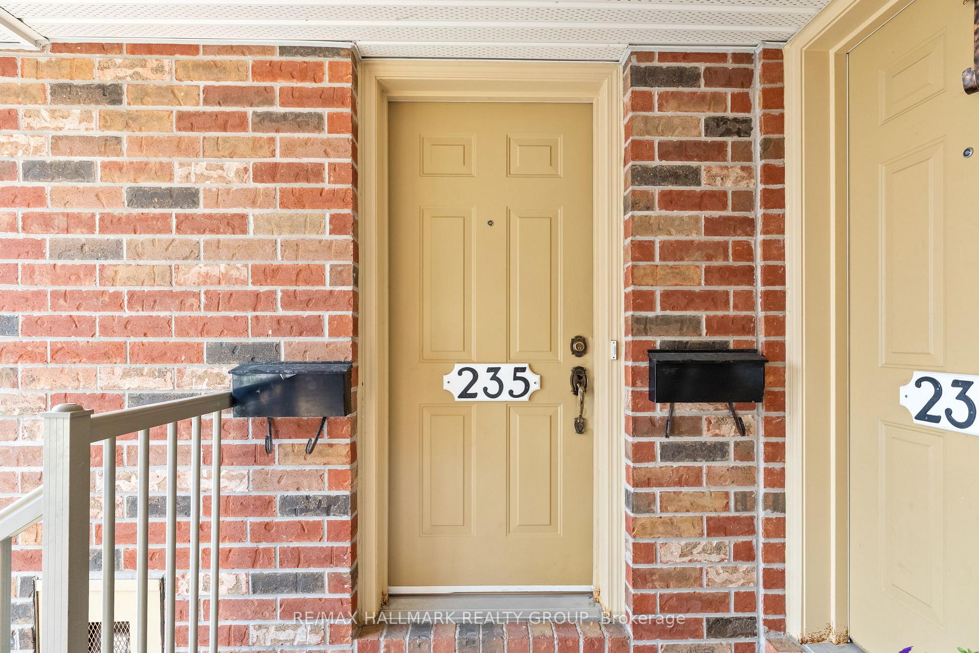 Photo 2 of 235 Keltie Private, Ottawa, Barrhaven - Longfields — HOMEH