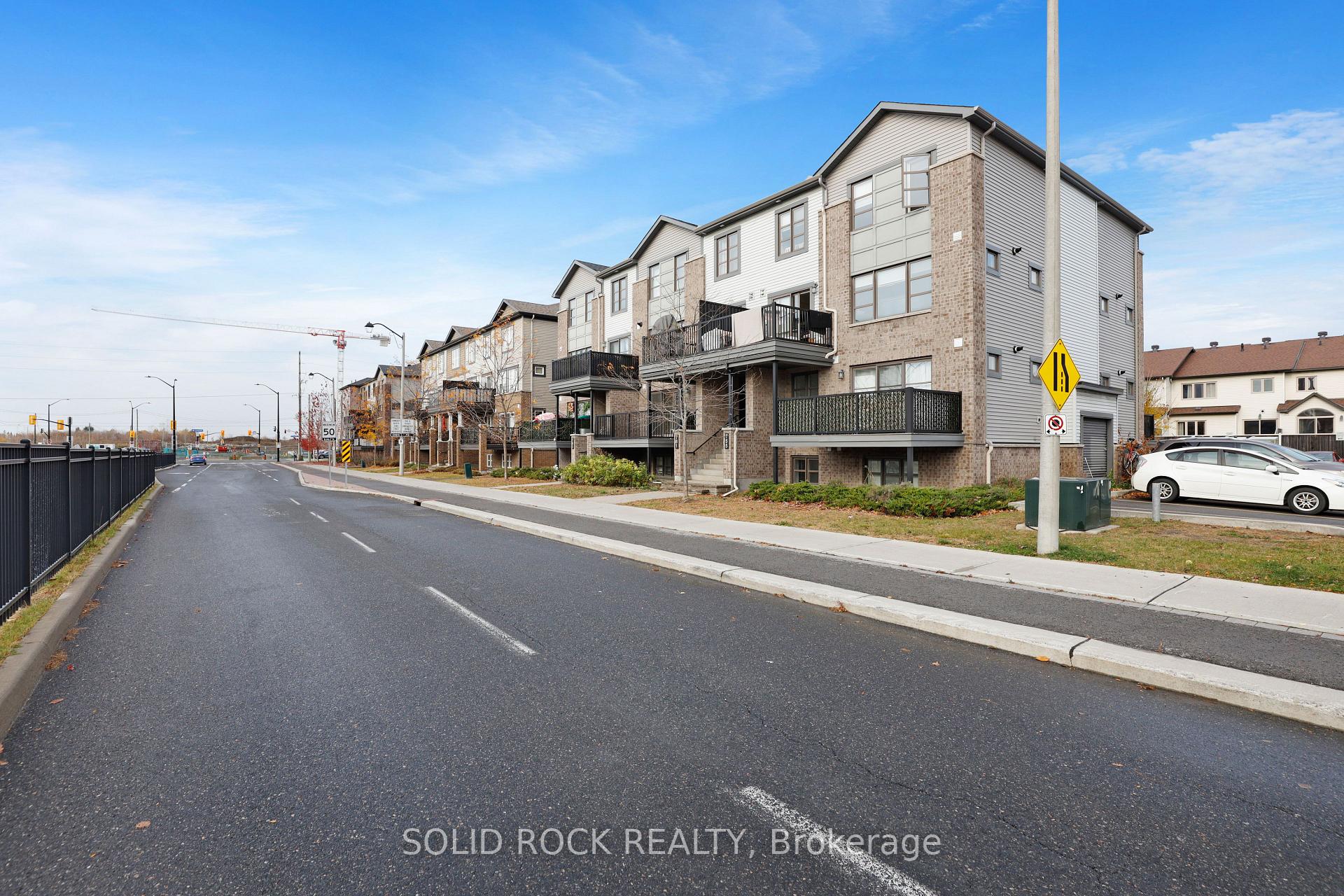 Photo 3 of 761 Chapman Mills Drive, Ottawa, Barrhaven - Strandherd — HOMEH