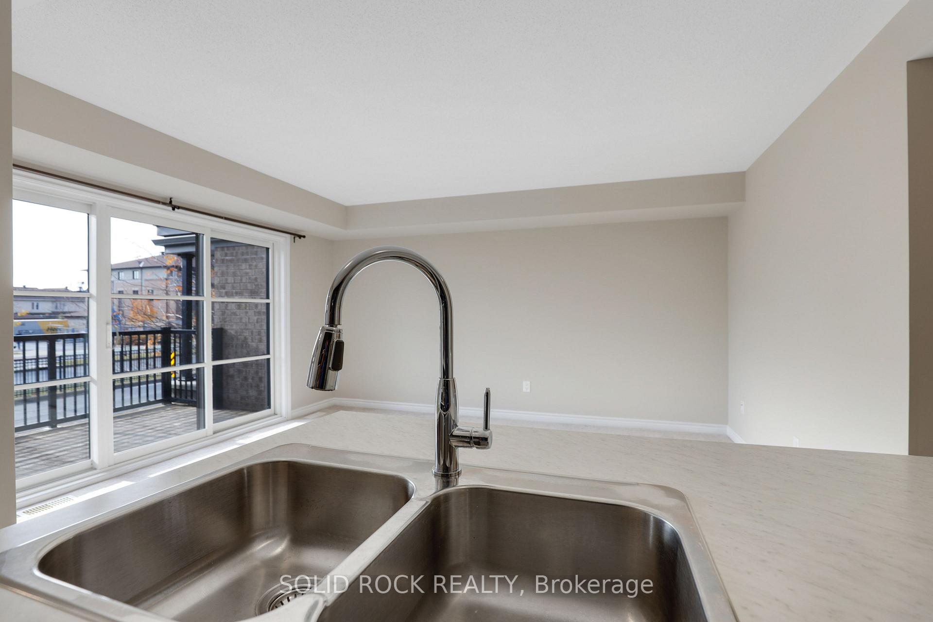 Photo 10 of 761 Chapman Mills Drive, Ottawa, Barrhaven - Strandherd — HOMEH