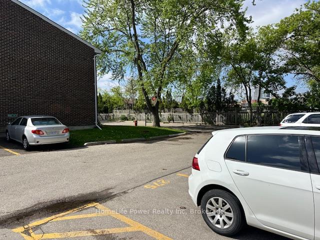 Photo 2 of Unit 103, 121 University Avenue E, Waterloo, Downtown Waterloo — HOMEH