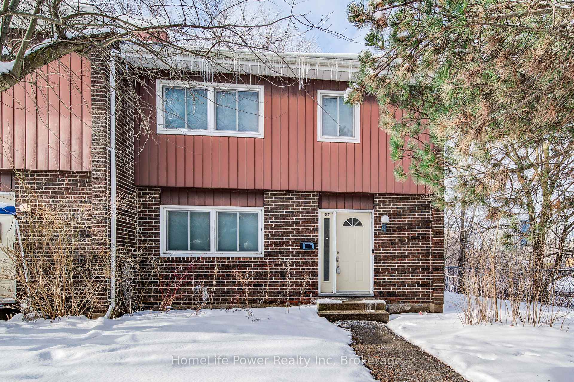 Photo 5 of Unit 103, 121 University Avenue E, Waterloo, Downtown Waterloo — HOMEH