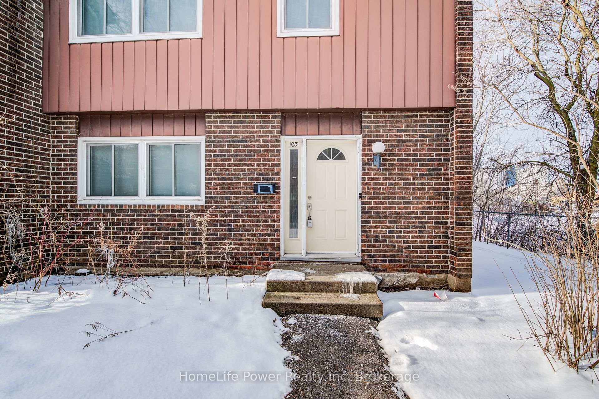 Photo 8 of Unit 103, 121 University Avenue E, Waterloo, Downtown Waterloo — HOMEH