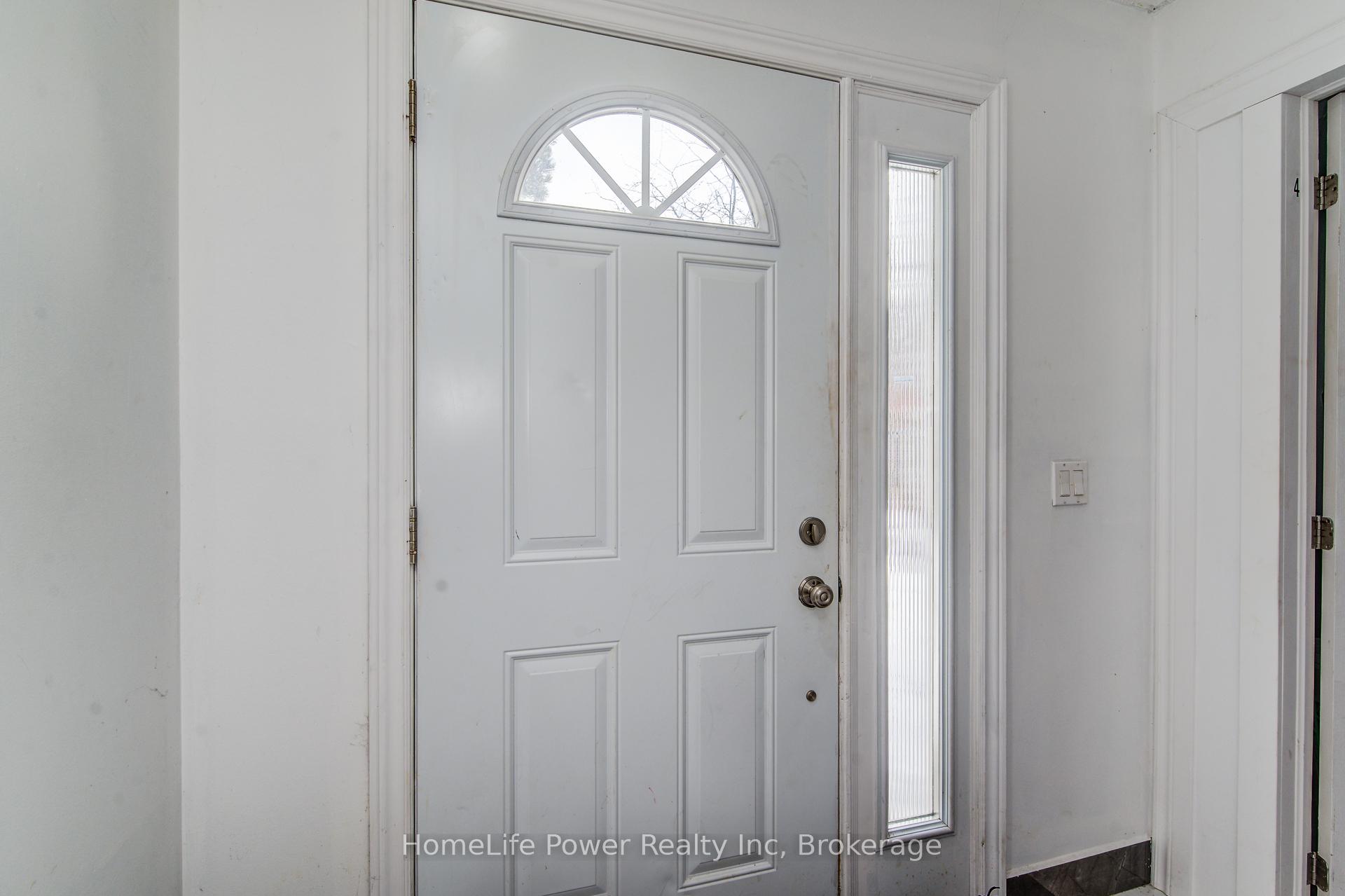 Photo 10 of Unit 103, 121 University Avenue E, Waterloo, Downtown Waterloo — HOMEH